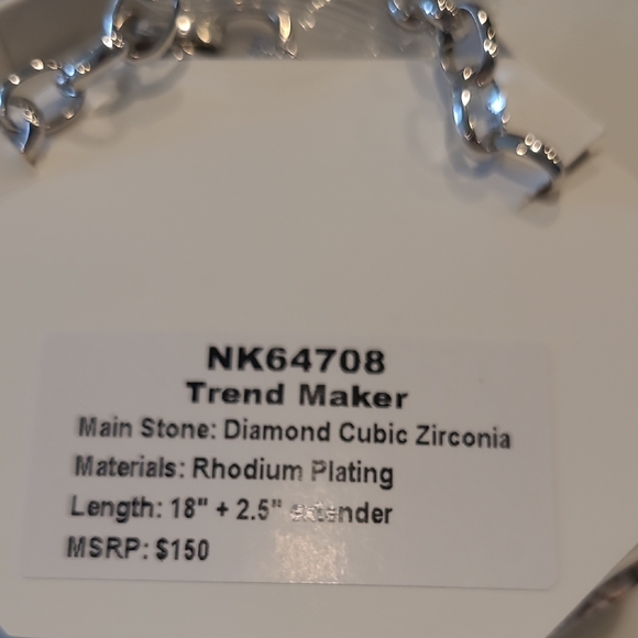 Bomb Party April 2025 Trendmaker Lock Necklace On Silver - Picture 3 of 3